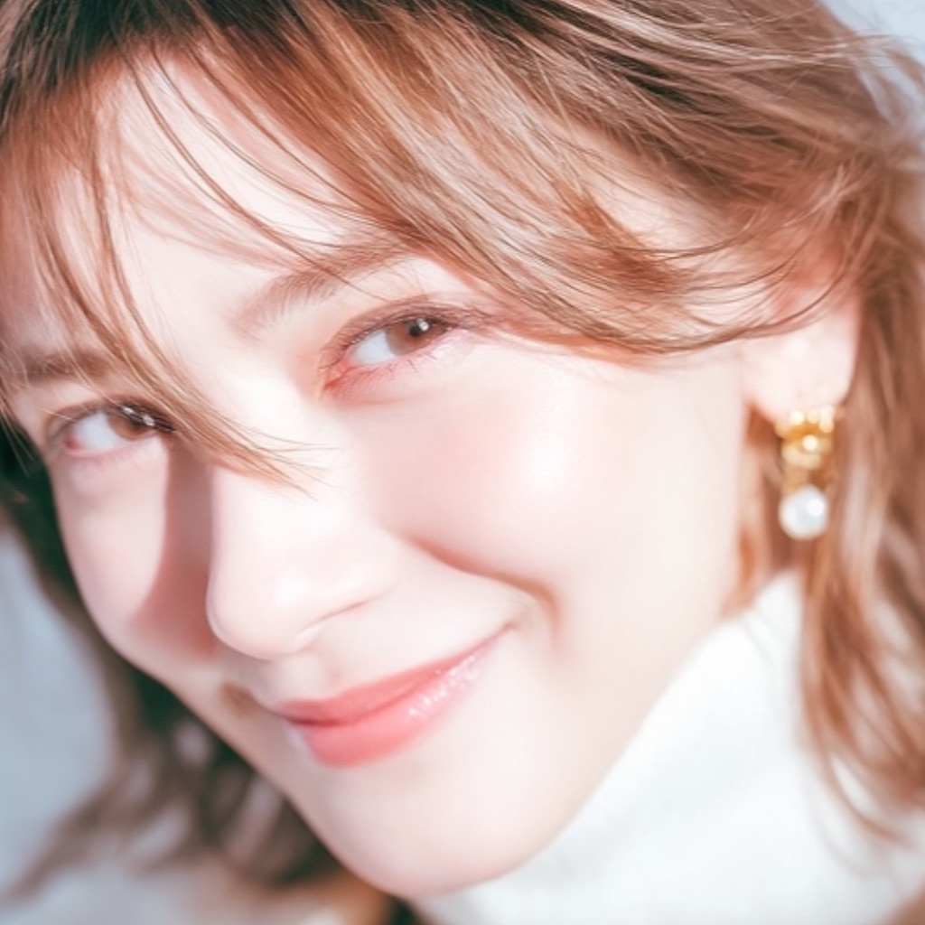 セポラボ使用後の透明感のある美しい肌 女性の笑顔